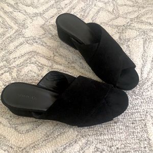 Vince Sandals